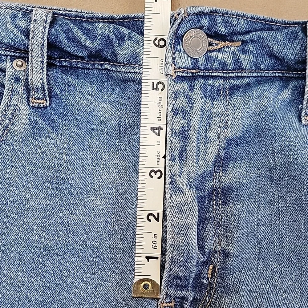 Limited Edition Levi's 721 Blue Jeans with Floral Poppy Embroidery Size 32 EUC - Picture 8 of 16